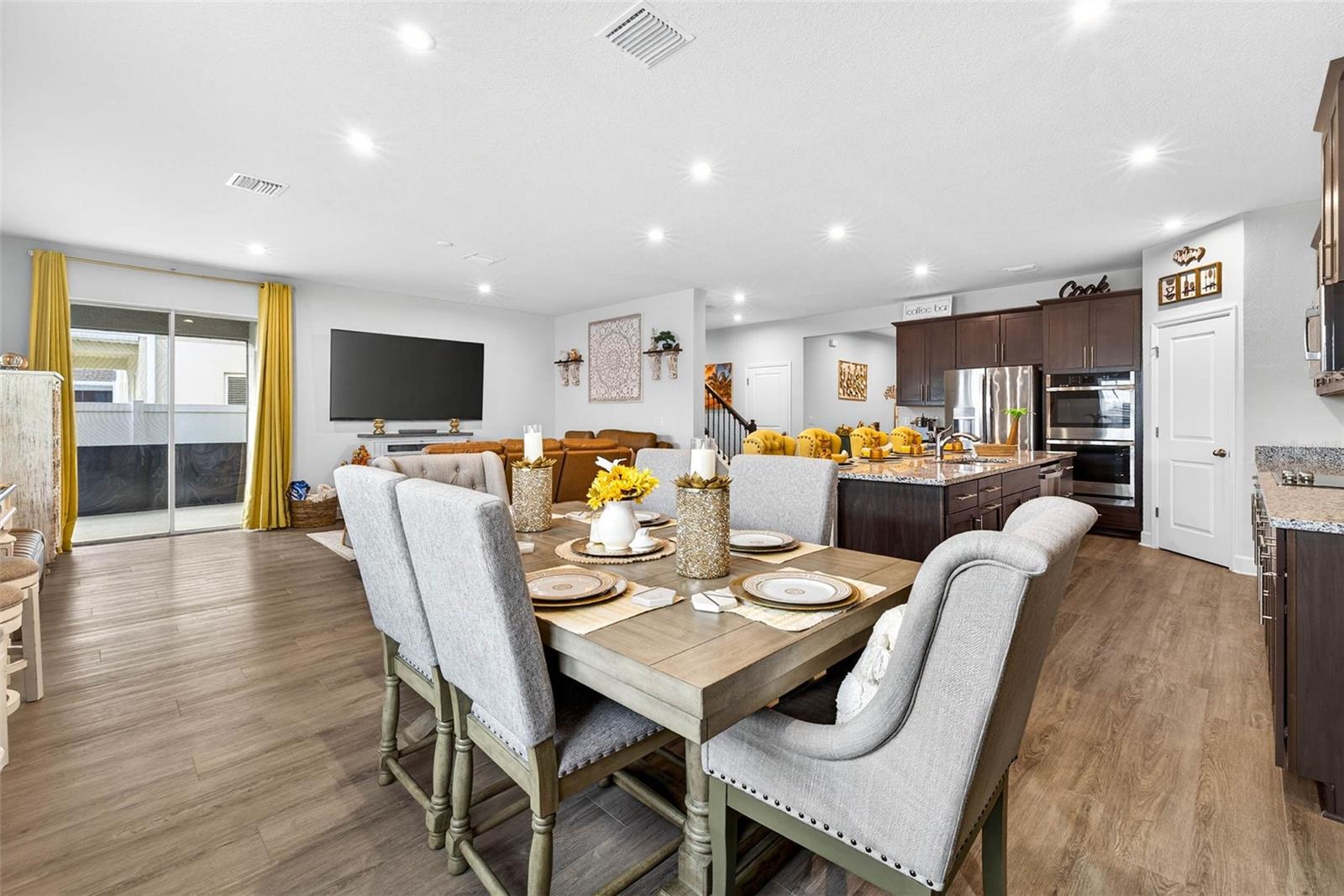 CHAPEL CRK VLGS 7 & 8 PH 1-3 - Residential