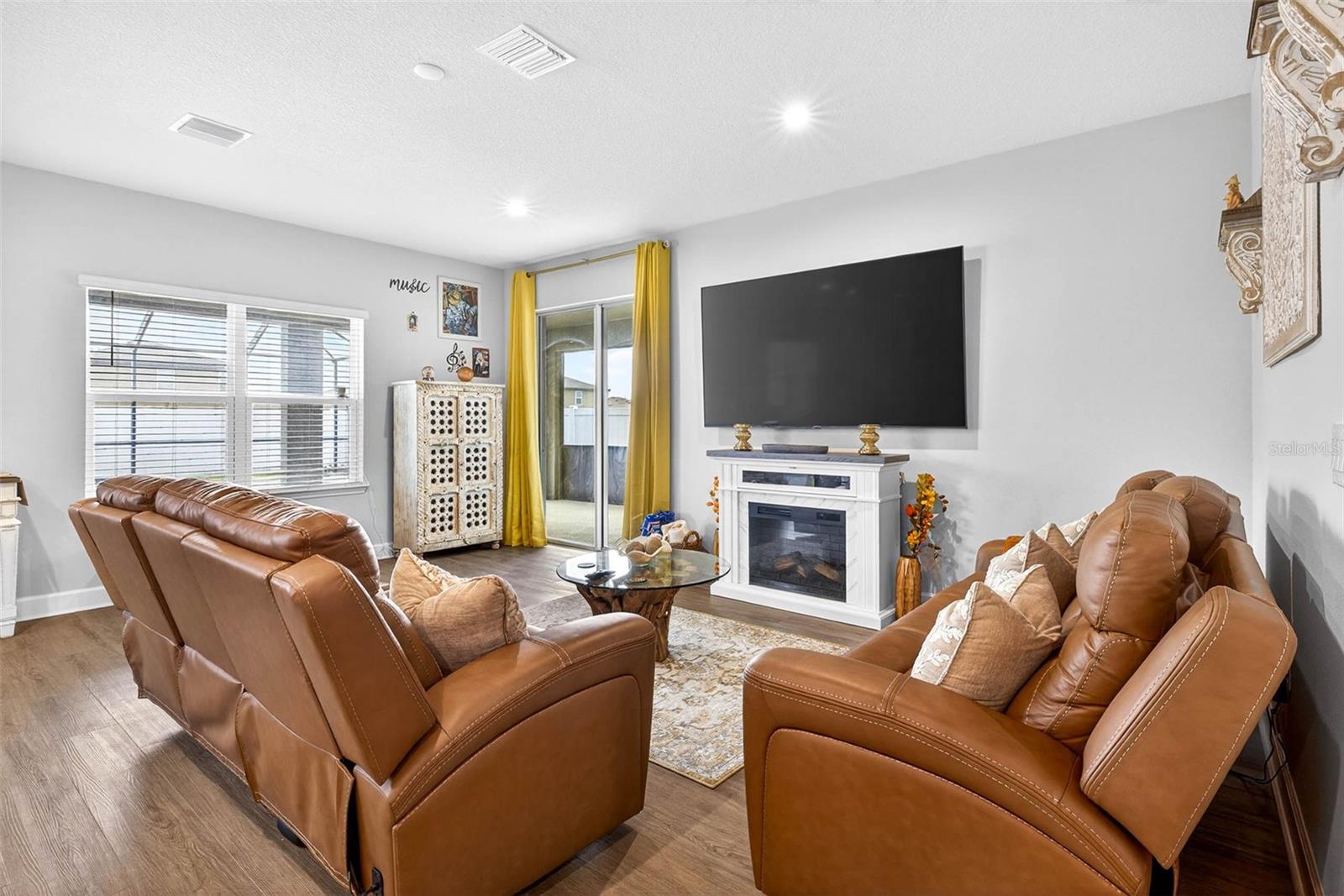 CHAPEL CRK VLGS 7 & 8 PH 1-3 - Residential