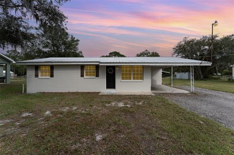 A home in WINTER HAVEN