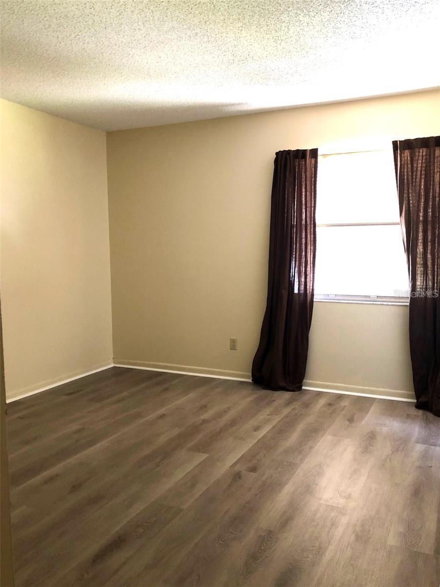 LAKESIDE CONDO APTS - Residential Lease