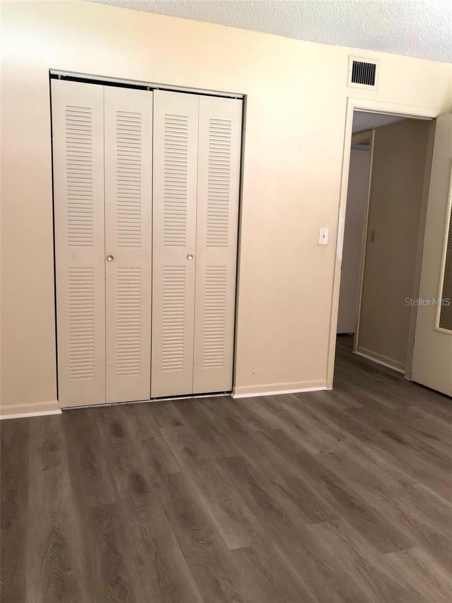 LAKESIDE CONDO APTS - Residential Lease