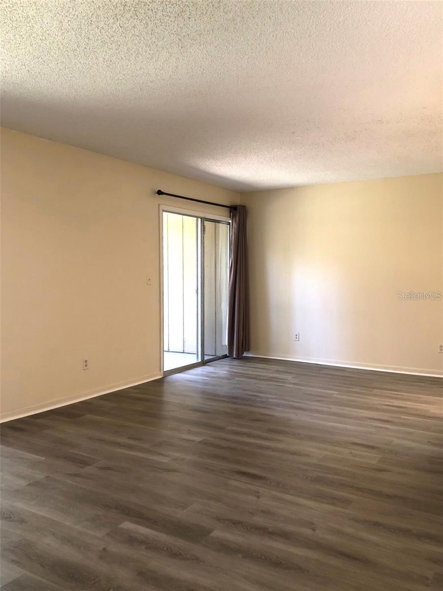 LAKESIDE CONDO APTS - Residential Lease