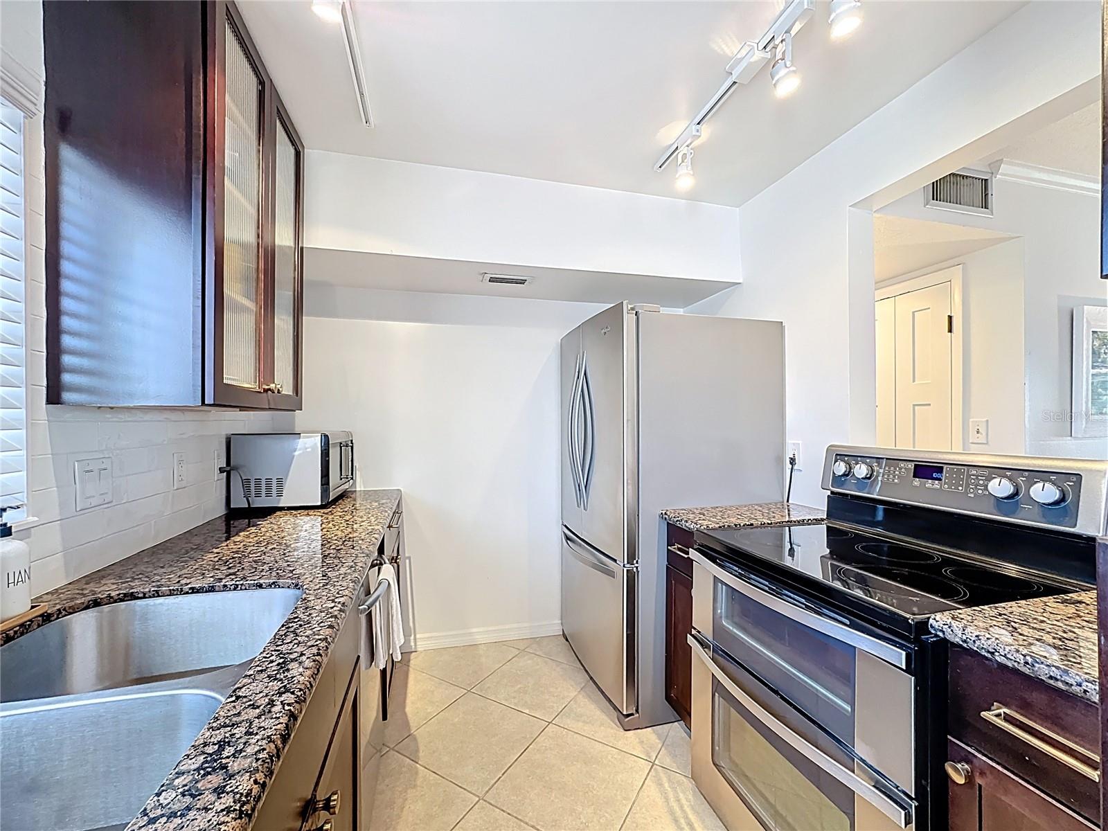 VENICE BEACH APTS SEC 2 - Residential