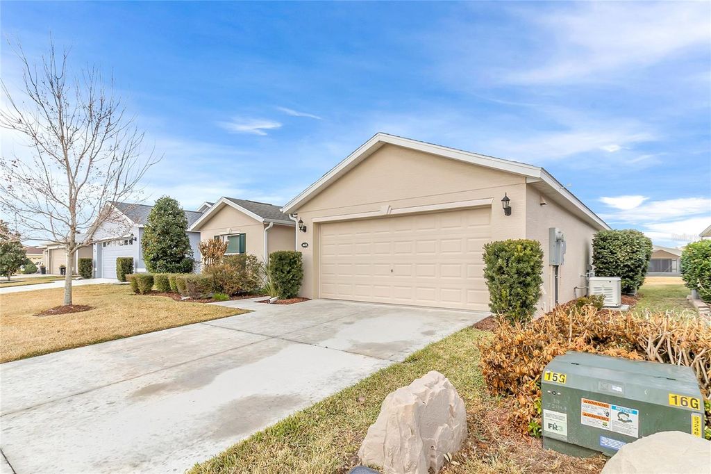 Photo of 4622 Shenandoah River Trail, Leesburg, FL 34748 (MLS # O6379147)