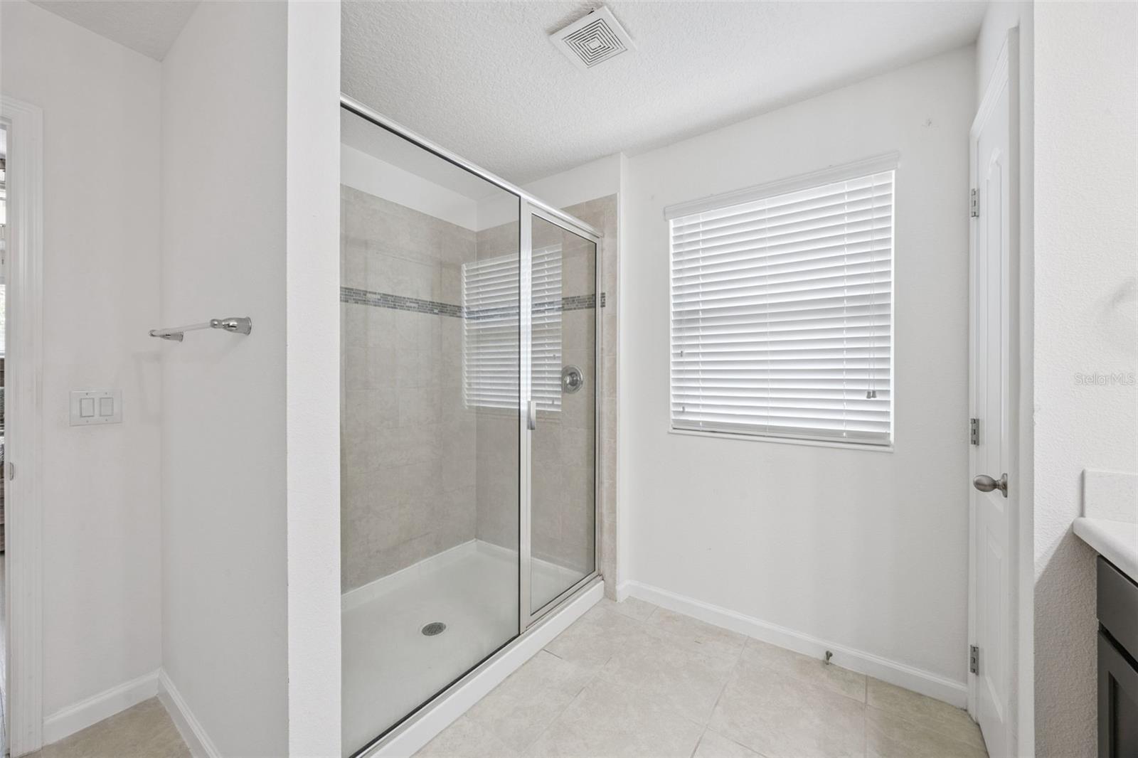 JOHN'S LAKE LANDING - Residential