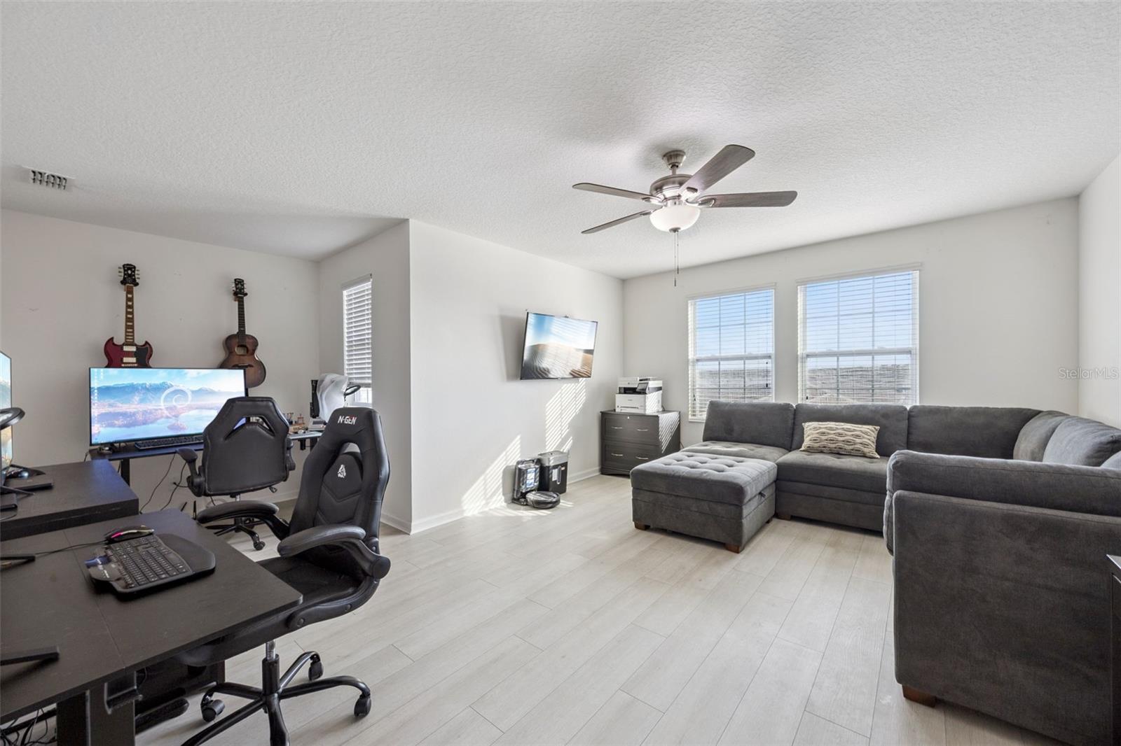 JOHN'S LAKE LANDING - Residential