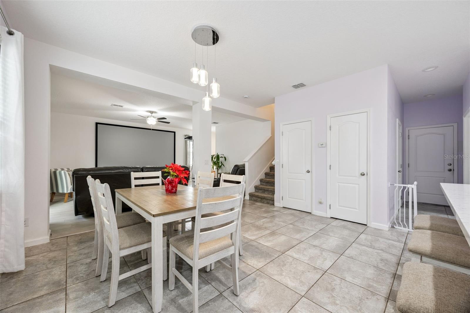 JOHN'S LAKE LANDING - Residential