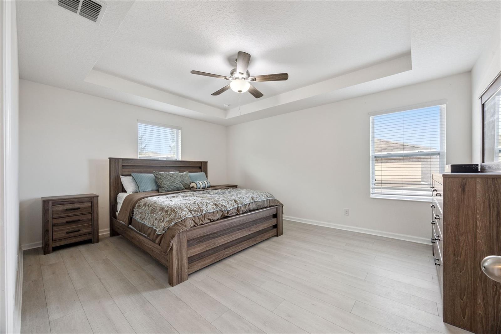 JOHN'S LAKE LANDING - Residential