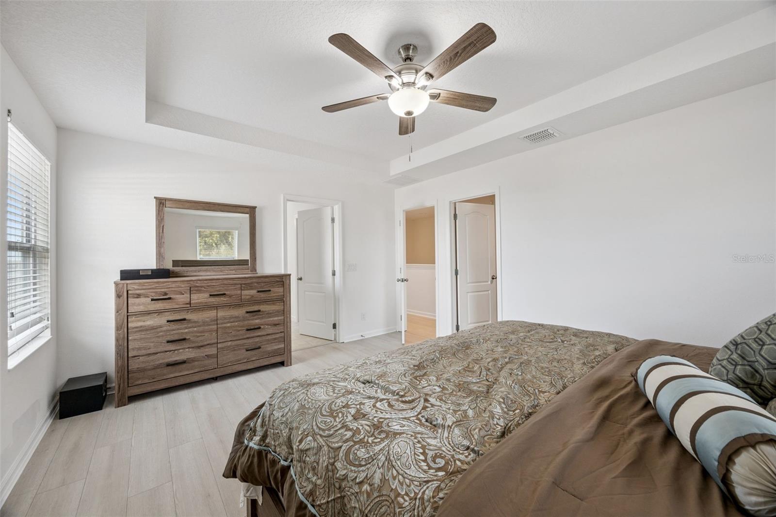 JOHN'S LAKE LANDING - Residential