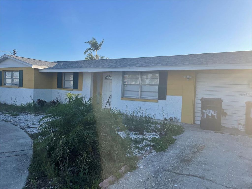 Photo of 744 Gran Kaymen Way, Apollo Beach, FL 33572 (MLS # TB8488911)