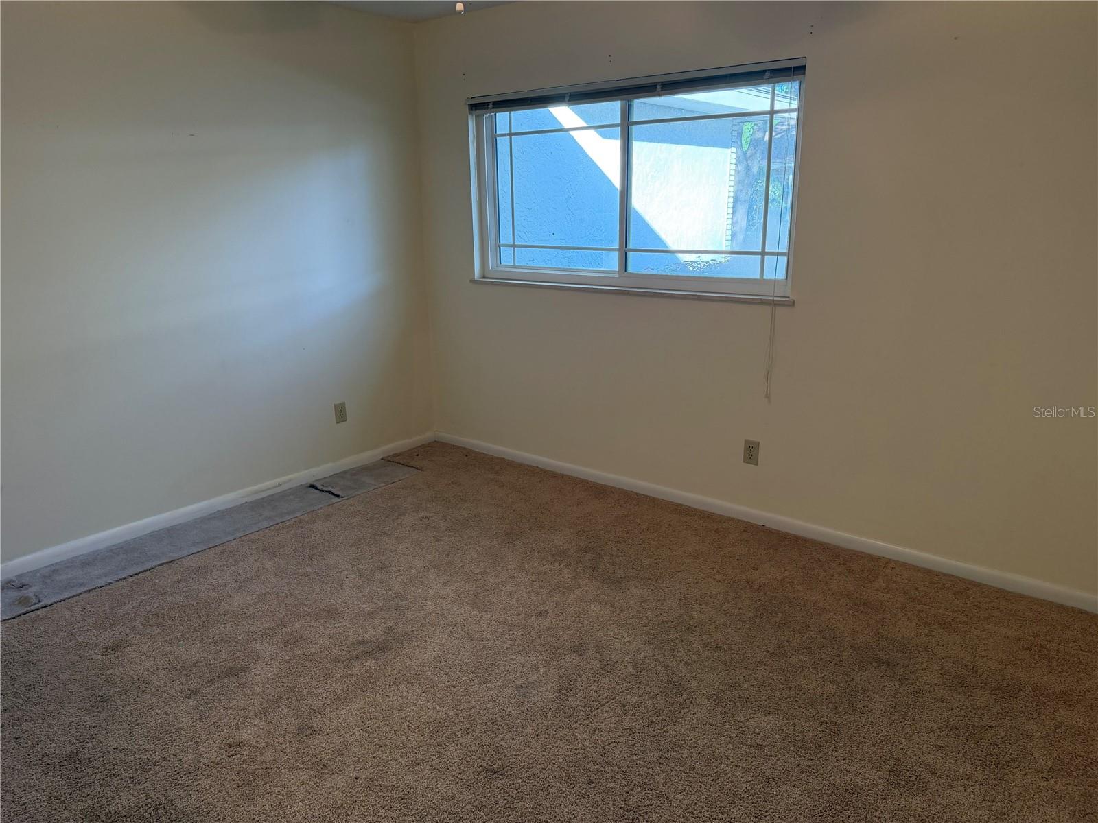 ON TOP OF THE WORLD - Residential