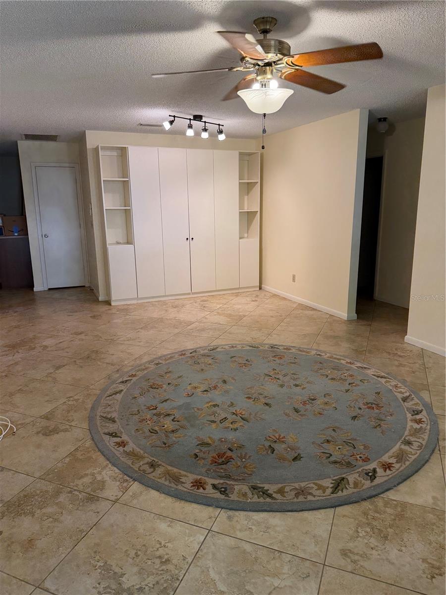 ON TOP OF THE WORLD - Residential