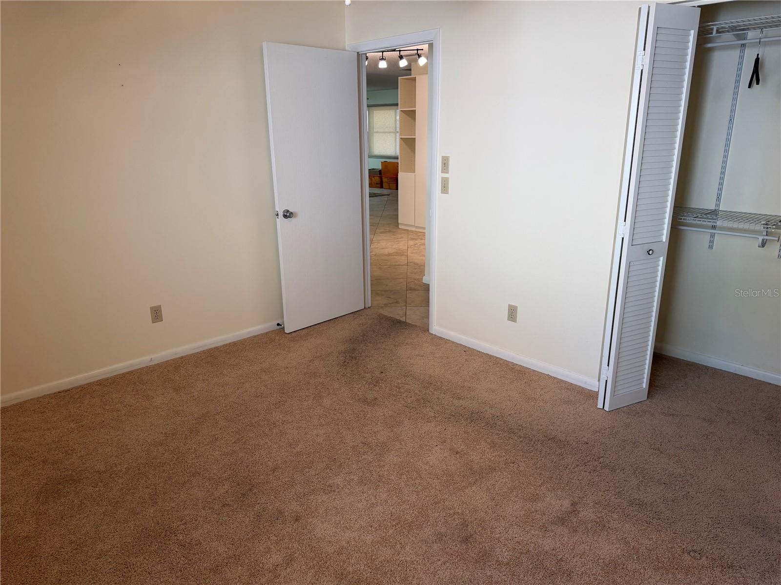 ON TOP OF THE WORLD - Residential