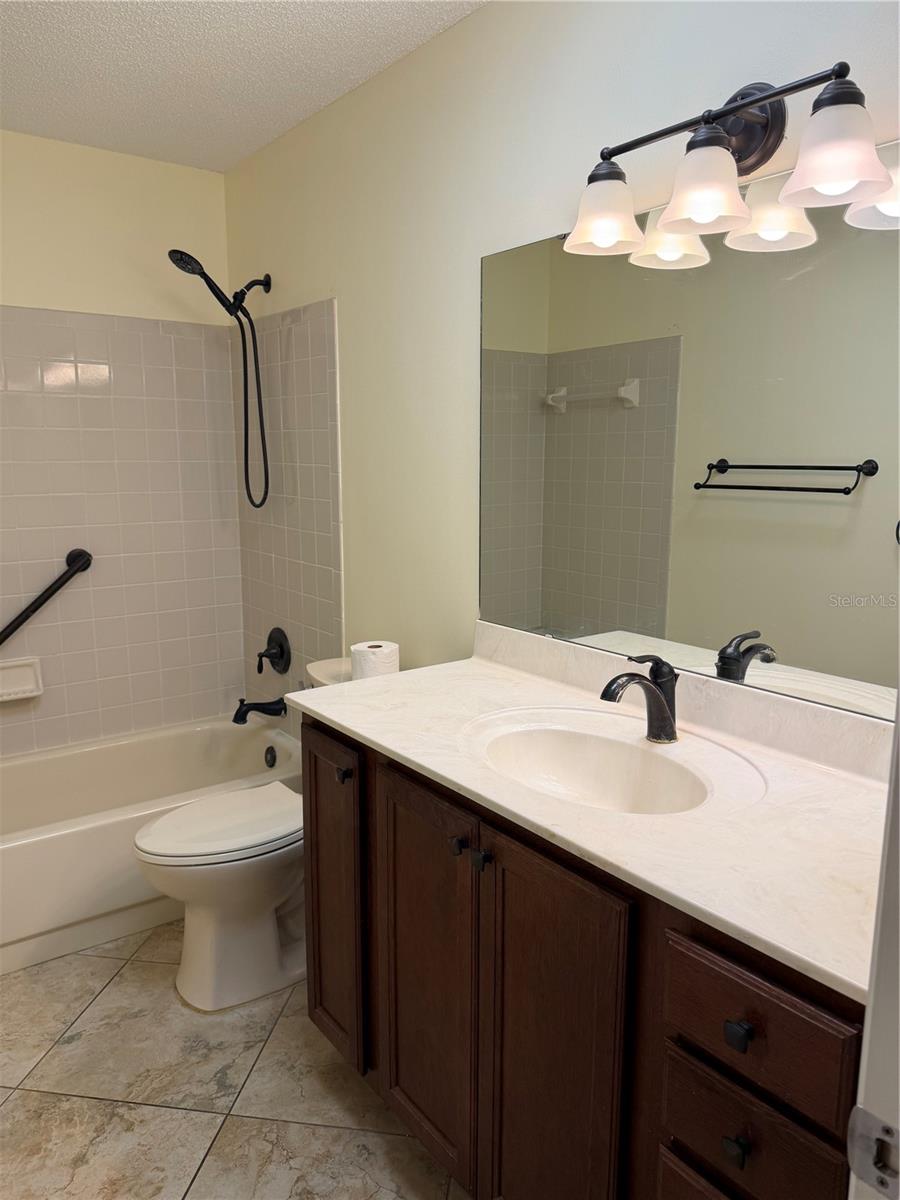 ON TOP OF THE WORLD - Residential