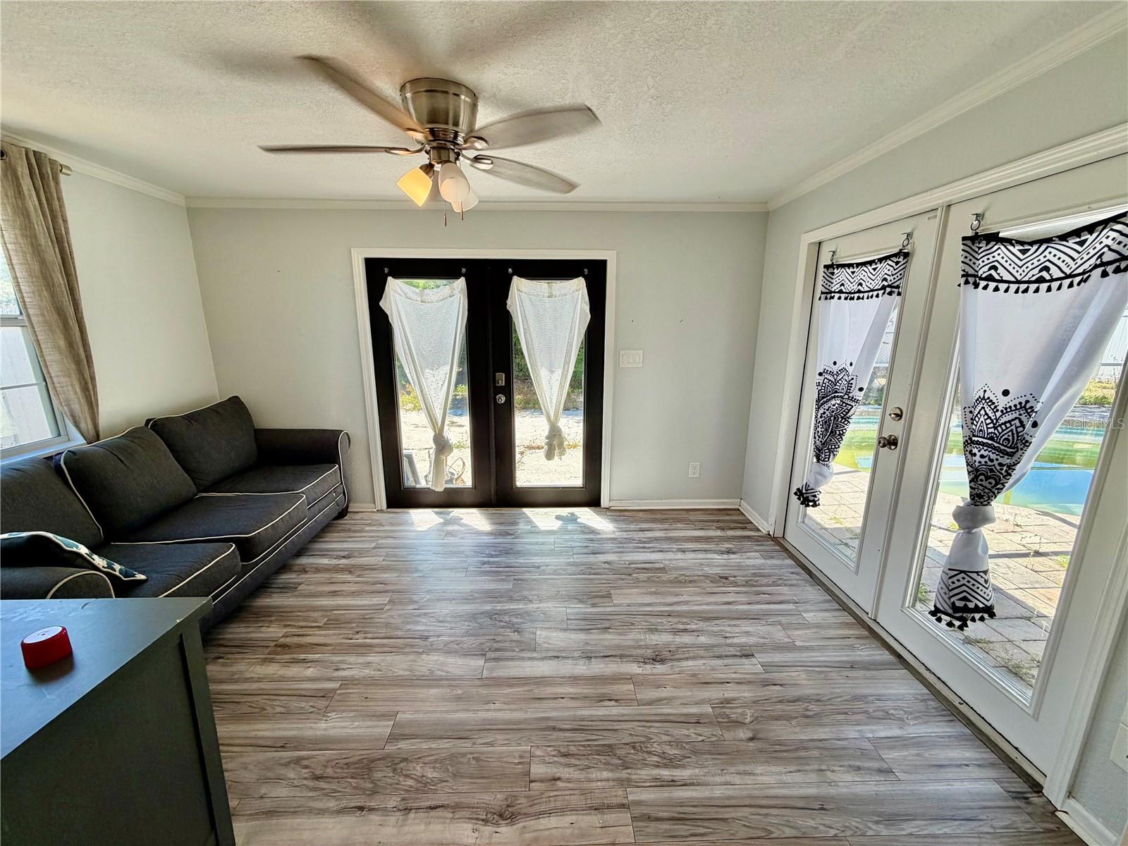 REGENCY PARK - Residential
