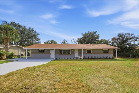 Photo of 995 W Minnehaha Avenue, Clermont, FL 34711 (MLS # O6365701)