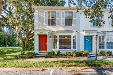 Photo of 37236 Embassy Park Lane, Dade City, FL 33525 (MLS # TB8428907)