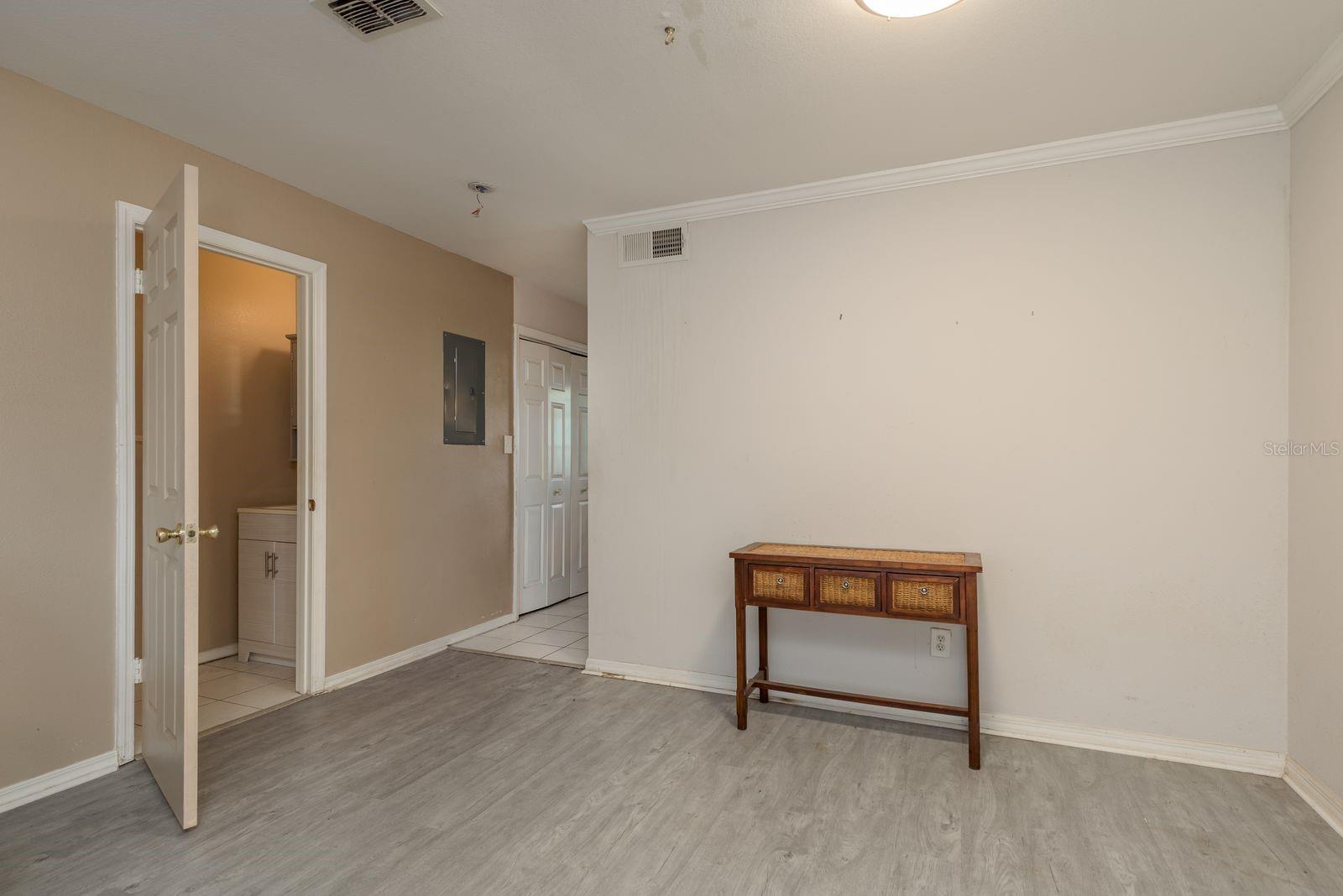 EMBASSY PARK TWNHMS CONDO - Residential