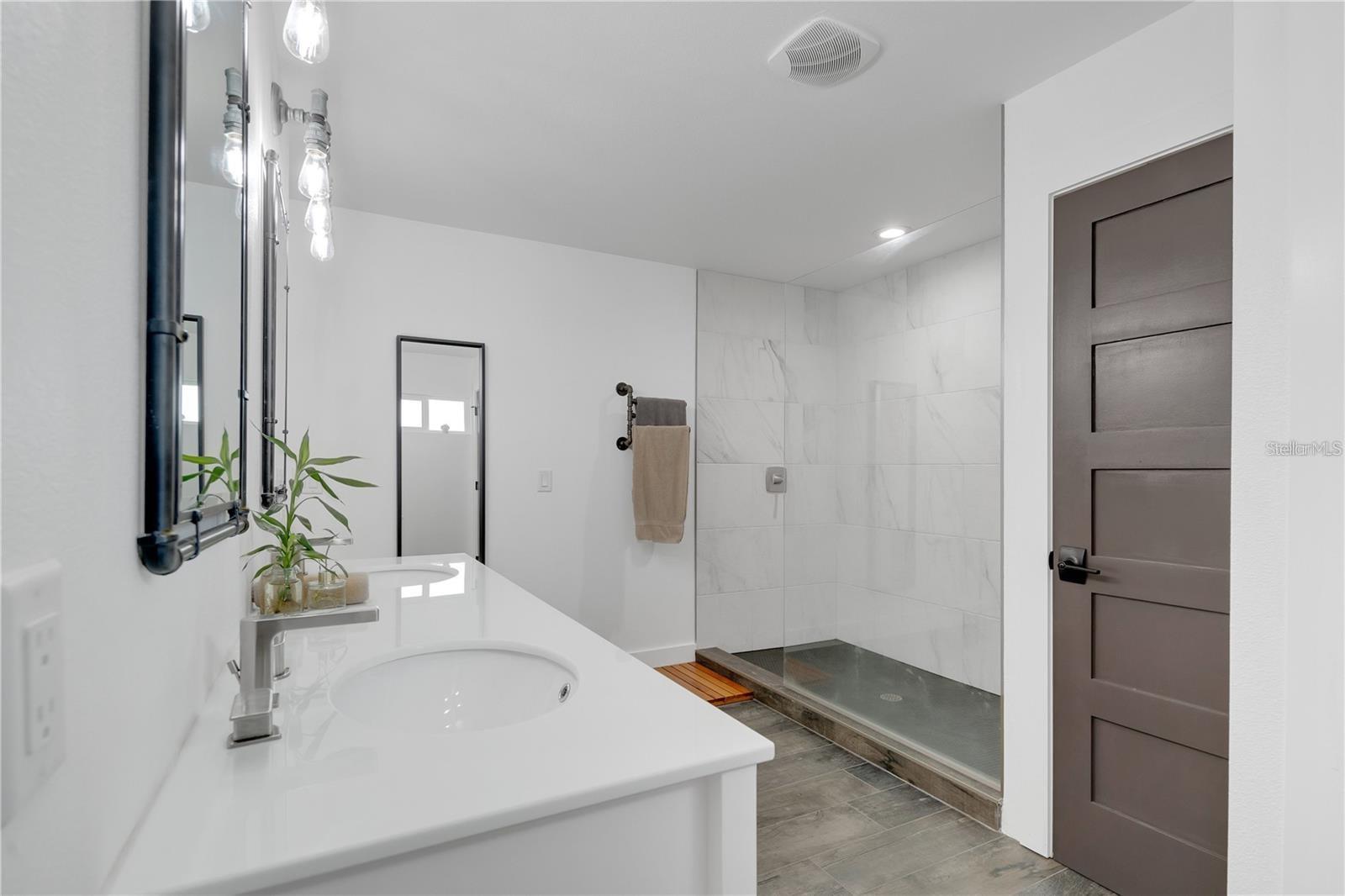 COLLEGE COURT SUB - Residential