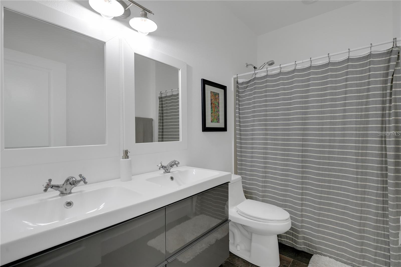 COLLEGE COURT SUB - Residential