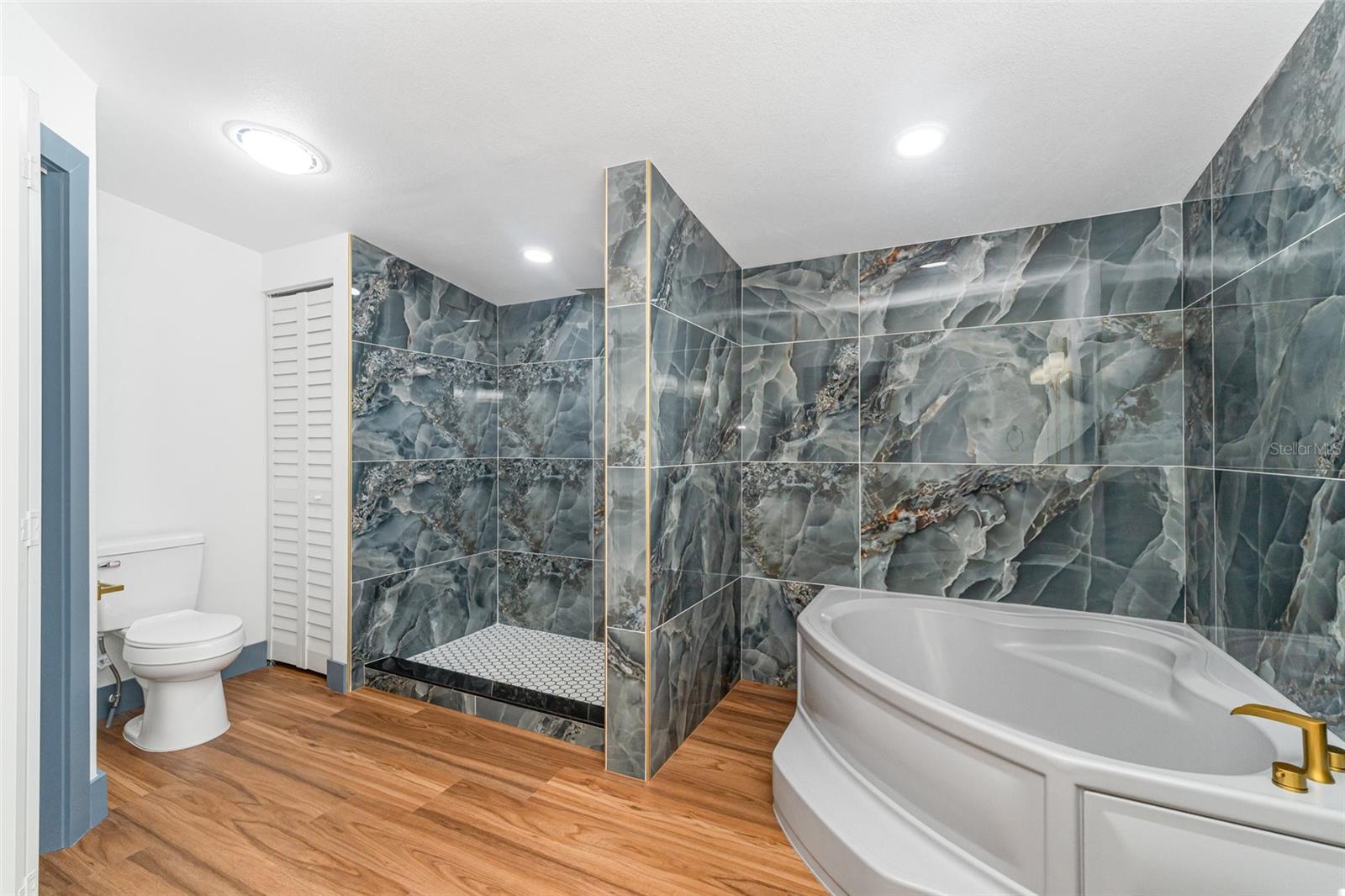 LAKE TROPICANNA RANCHETTES - Residential