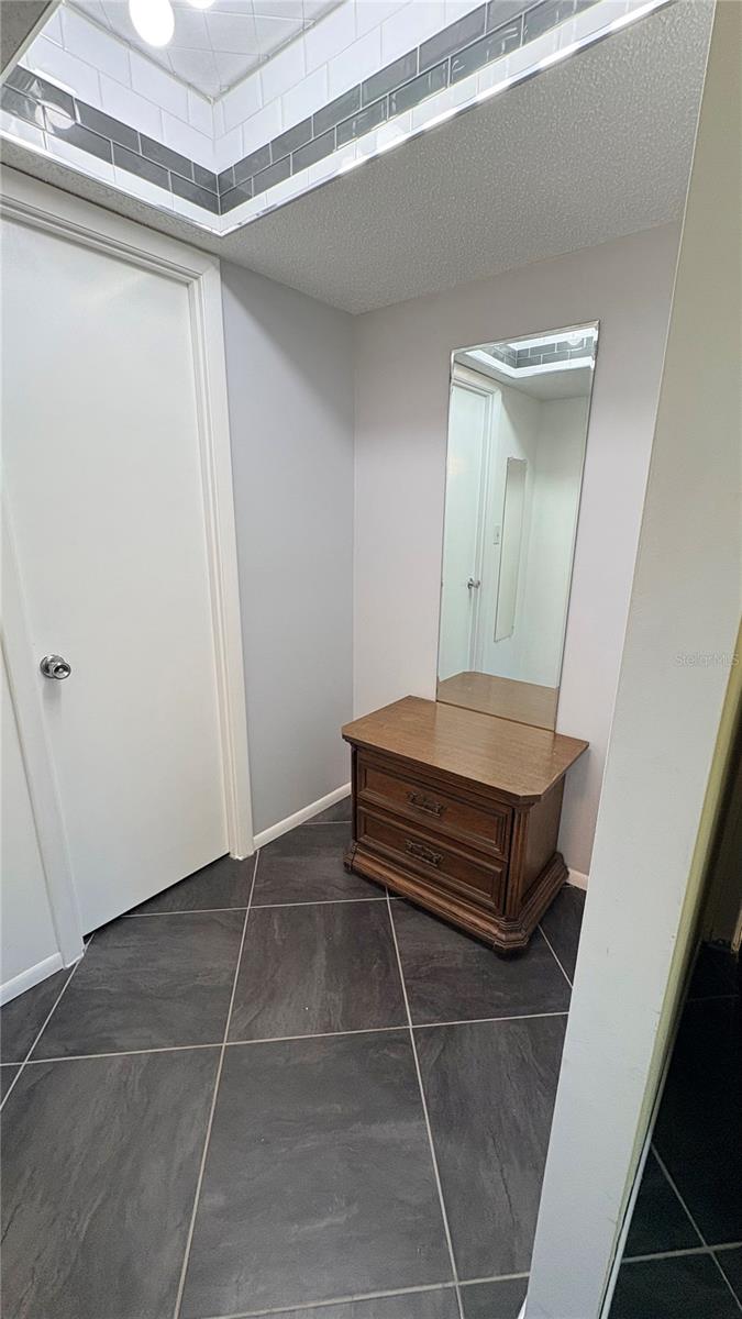 BAYSHORE ON THE LAKE APTS II SEC 3 - Residential