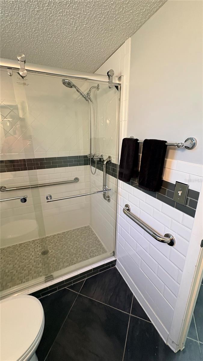 BAYSHORE ON THE LAKE APTS II SEC 3 - Residential