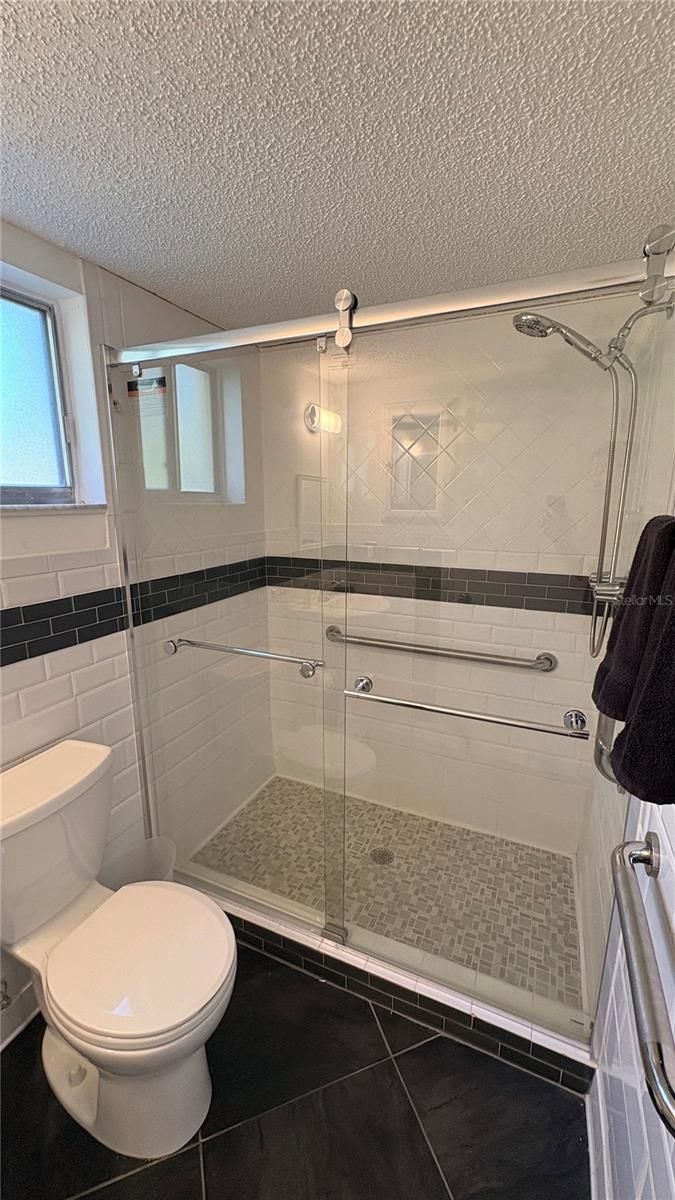 BAYSHORE ON THE LAKE APTS II SEC 3 - Residential