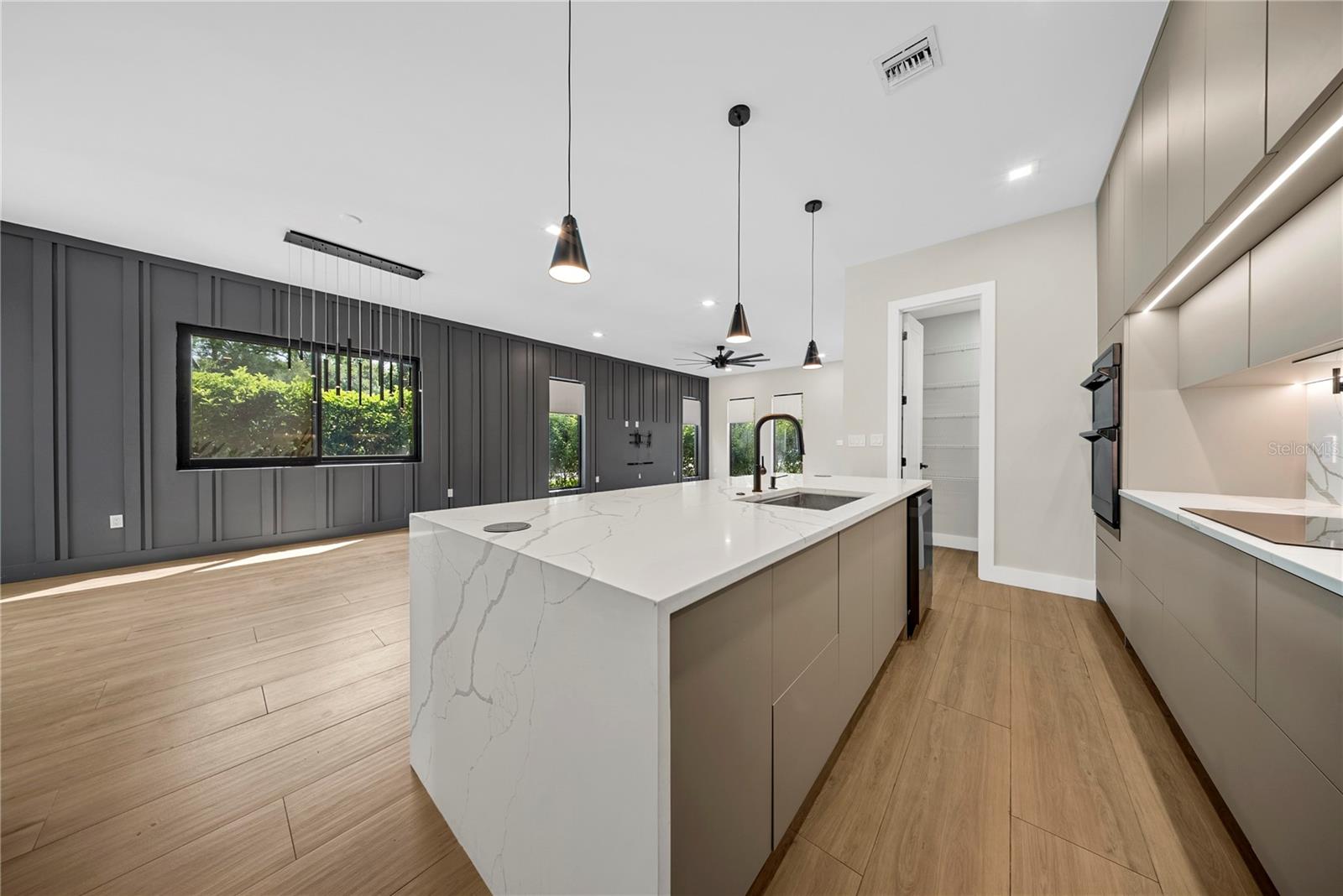 COLONIALTOWN - Residential