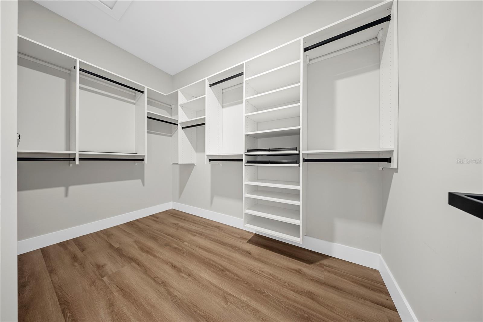 COLONIALTOWN - Residential