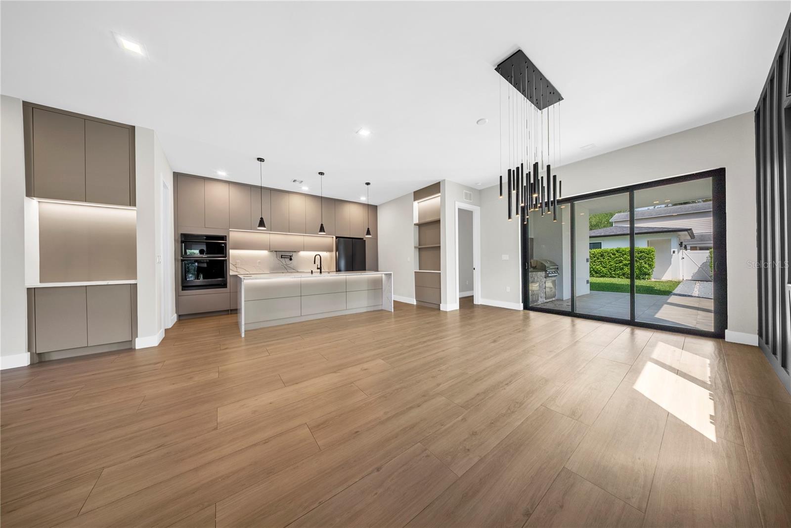 COLONIALTOWN - Residential