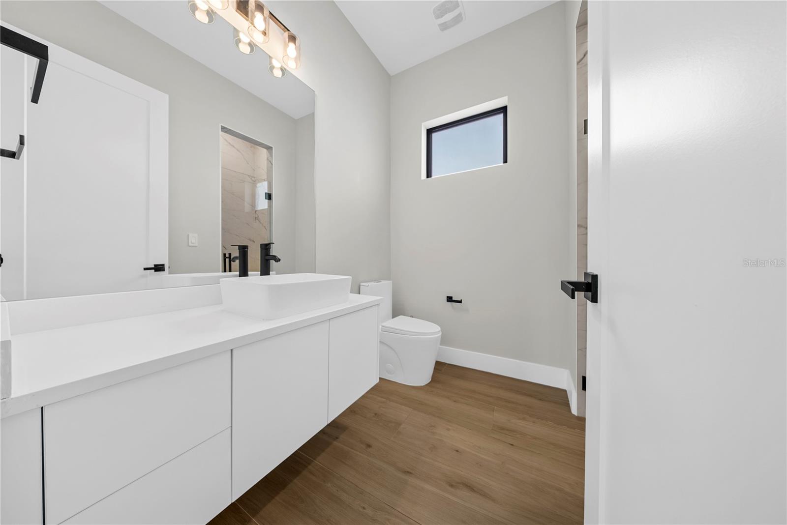 COLONIALTOWN - Residential