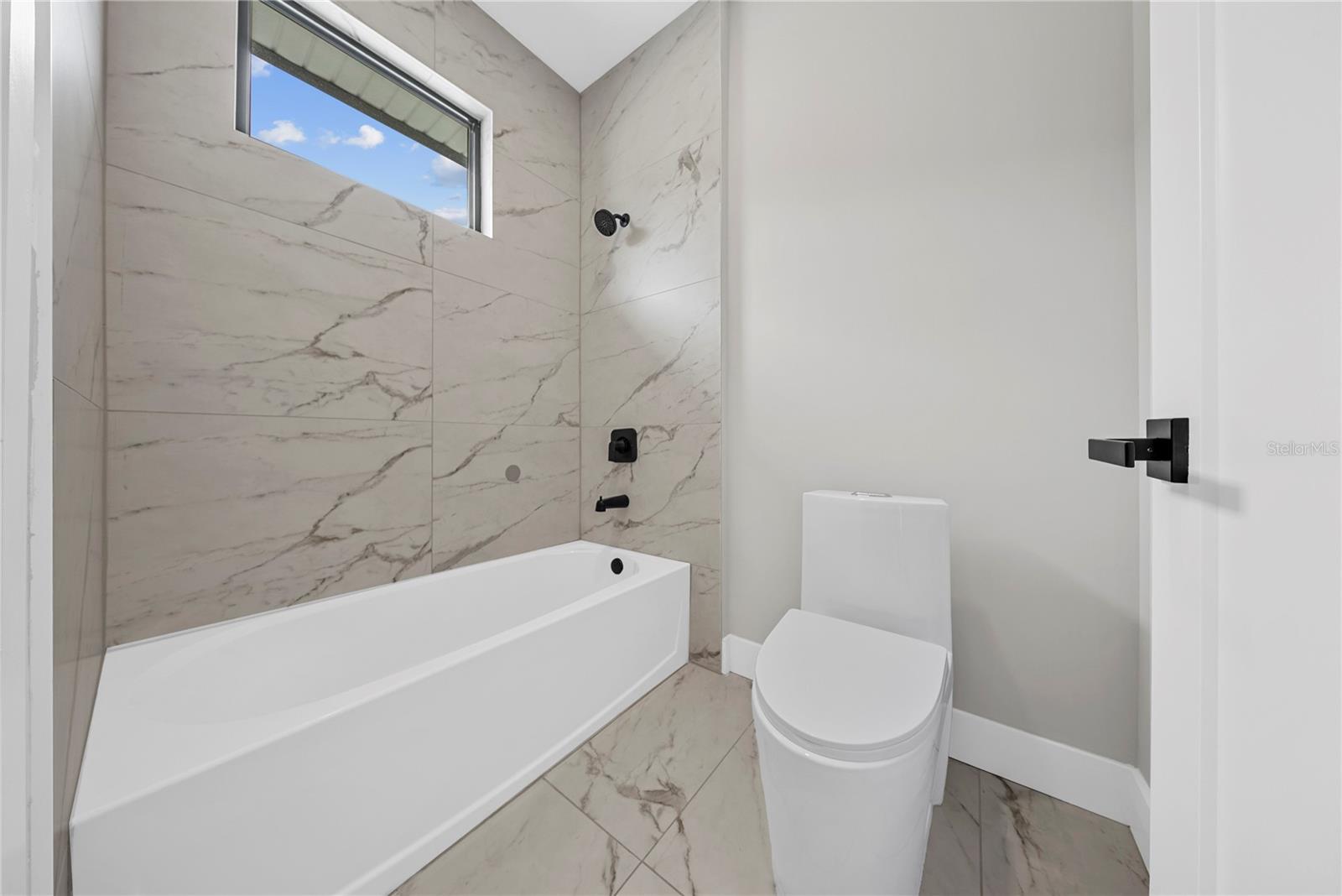 COLONIALTOWN - Residential