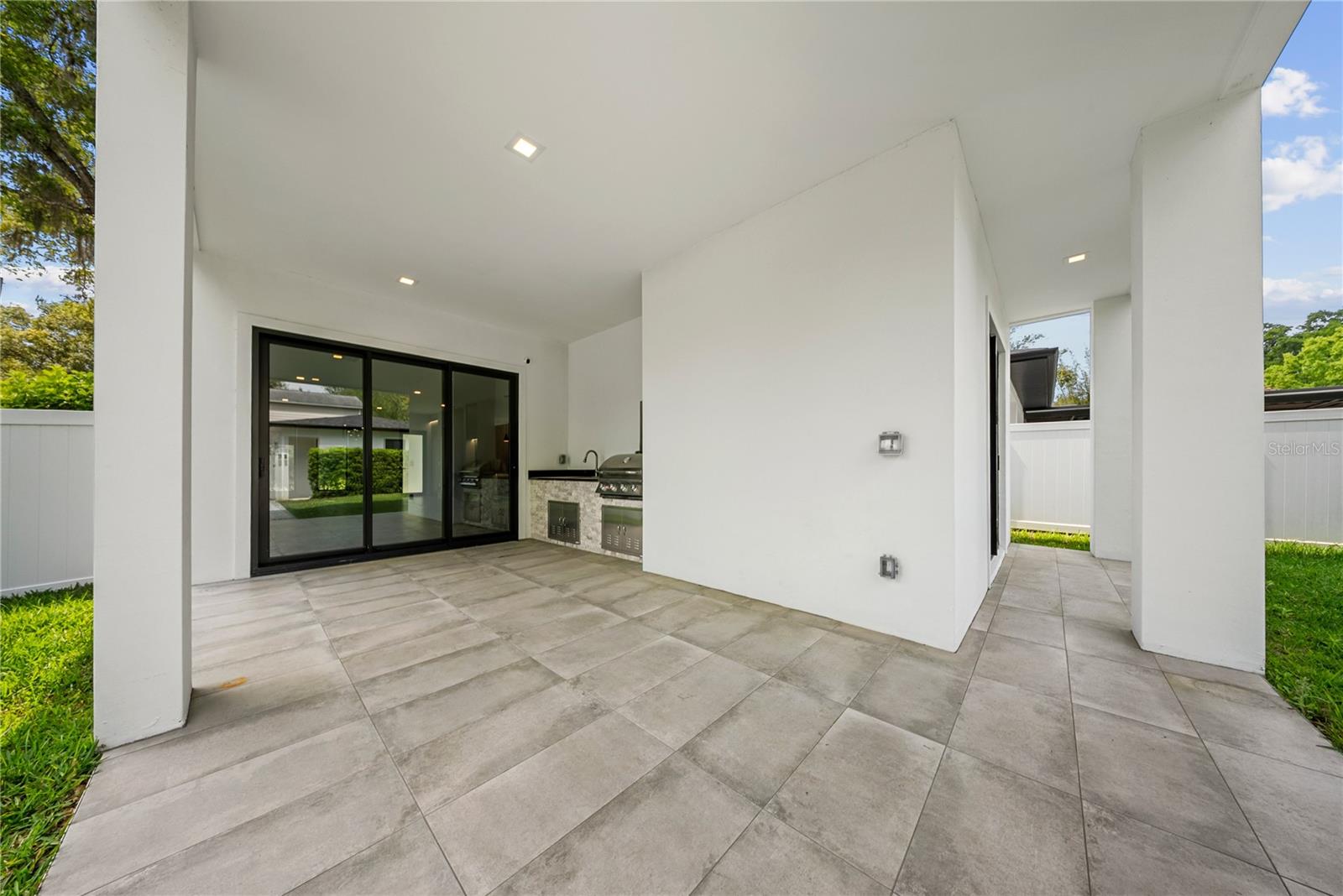 COLONIALTOWN - Residential