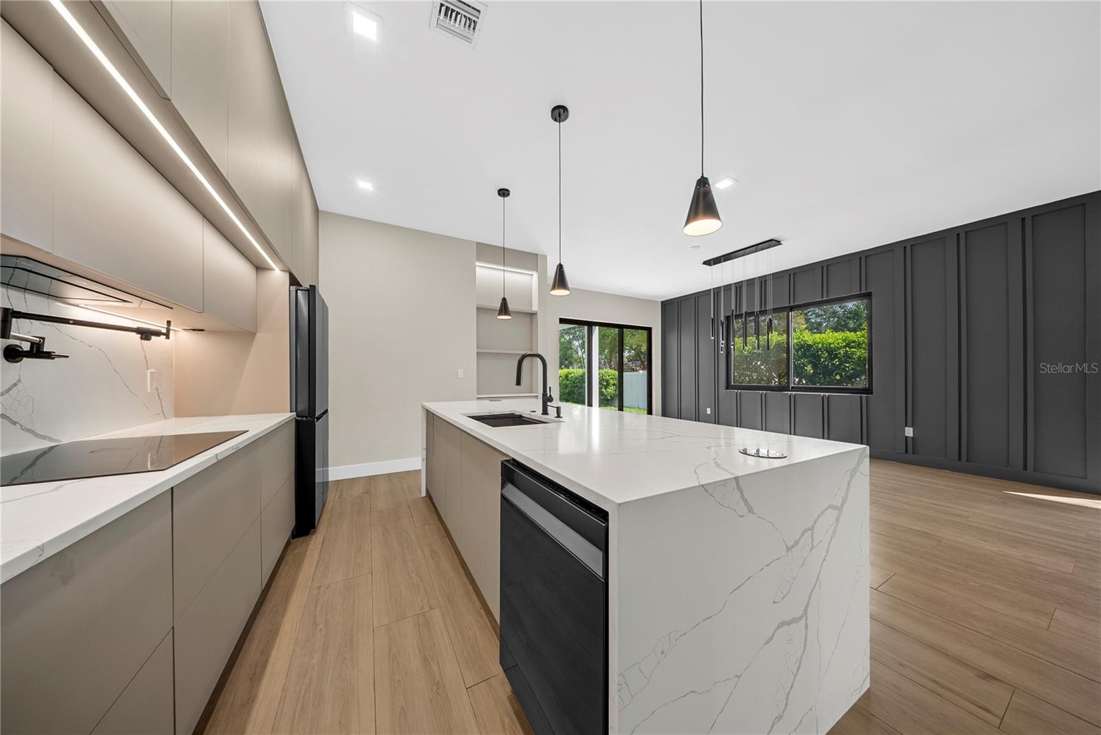 COLONIALTOWN - Residential