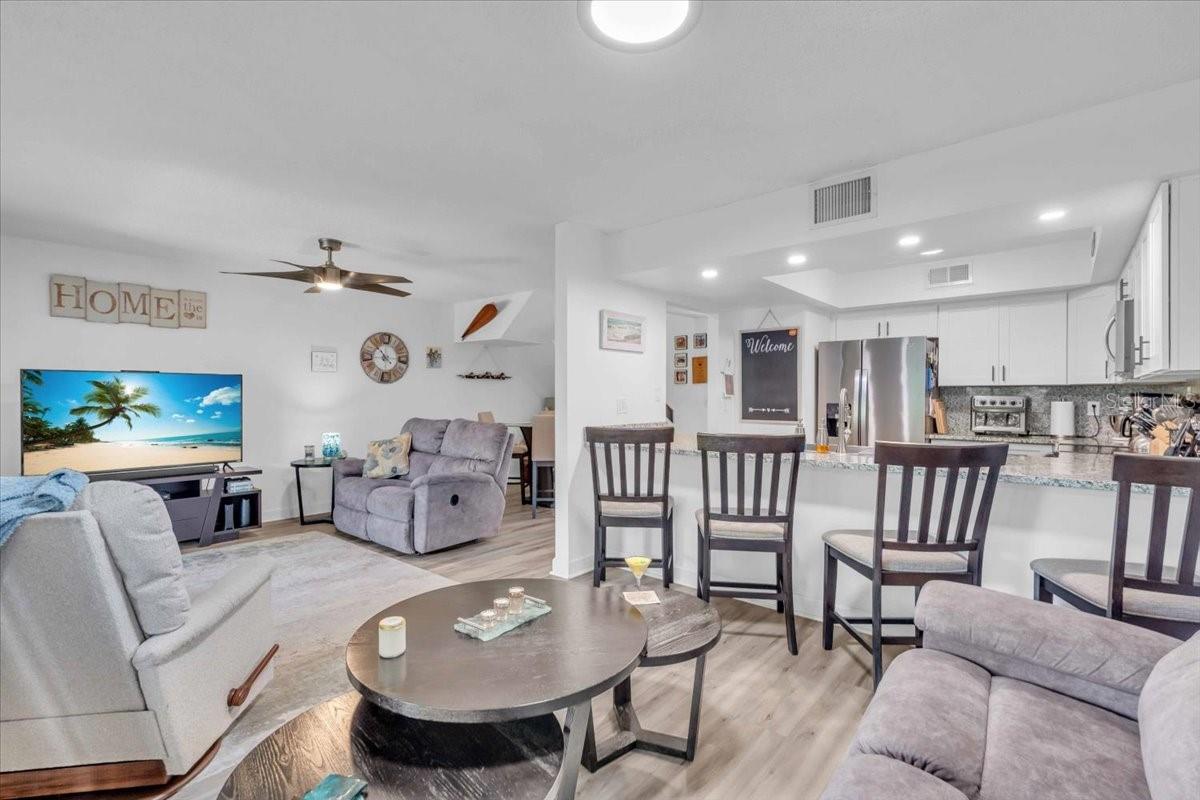 HORIZON TWNHS - Residential