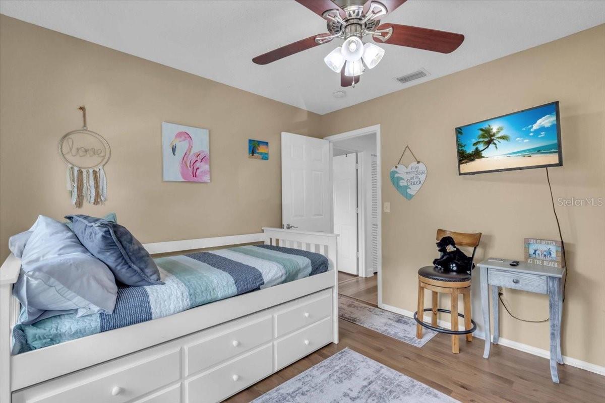 HORIZON TWNHS - Residential