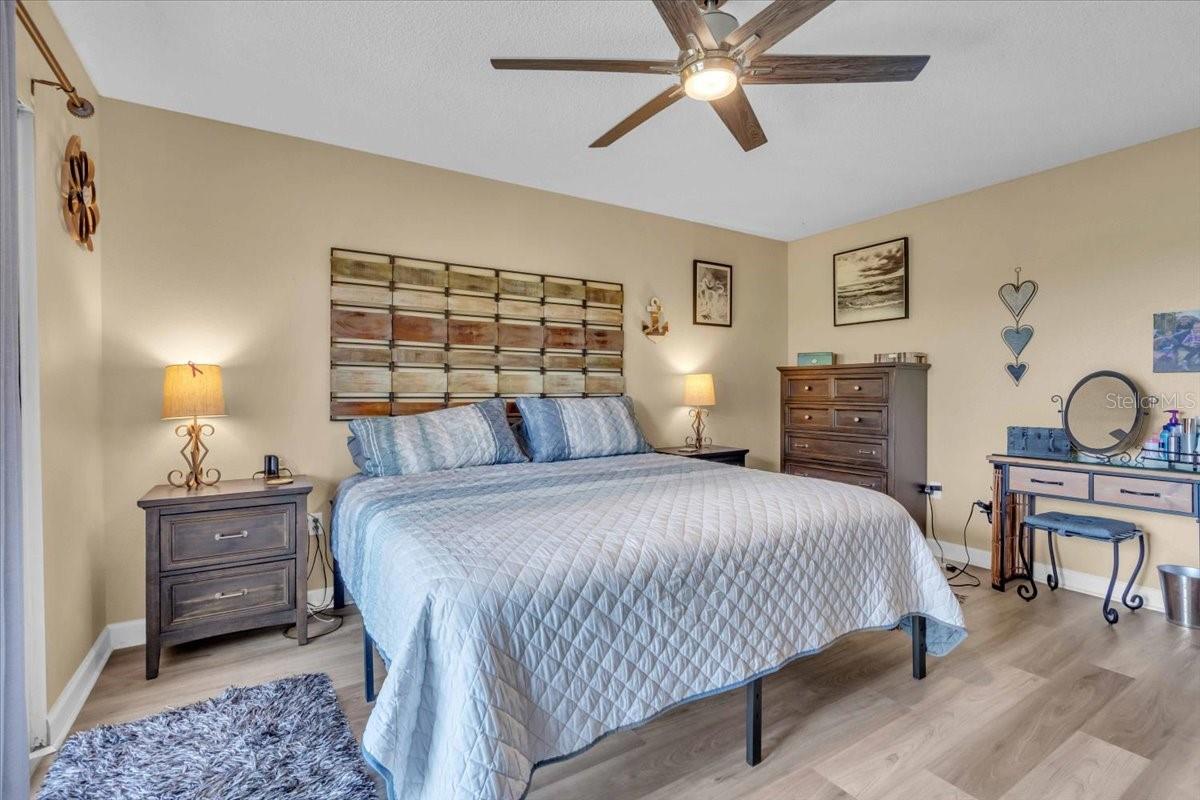 HORIZON TWNHS - Residential