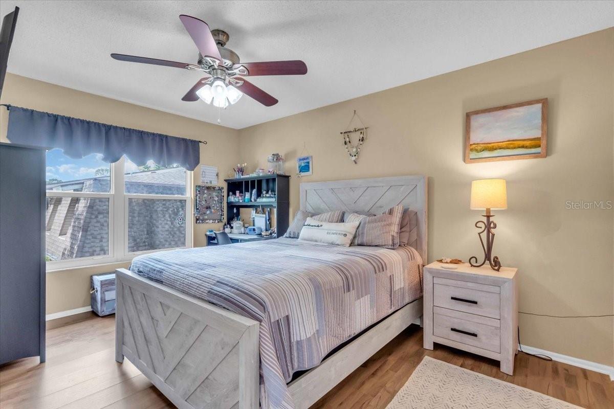 HORIZON TWNHS - Residential