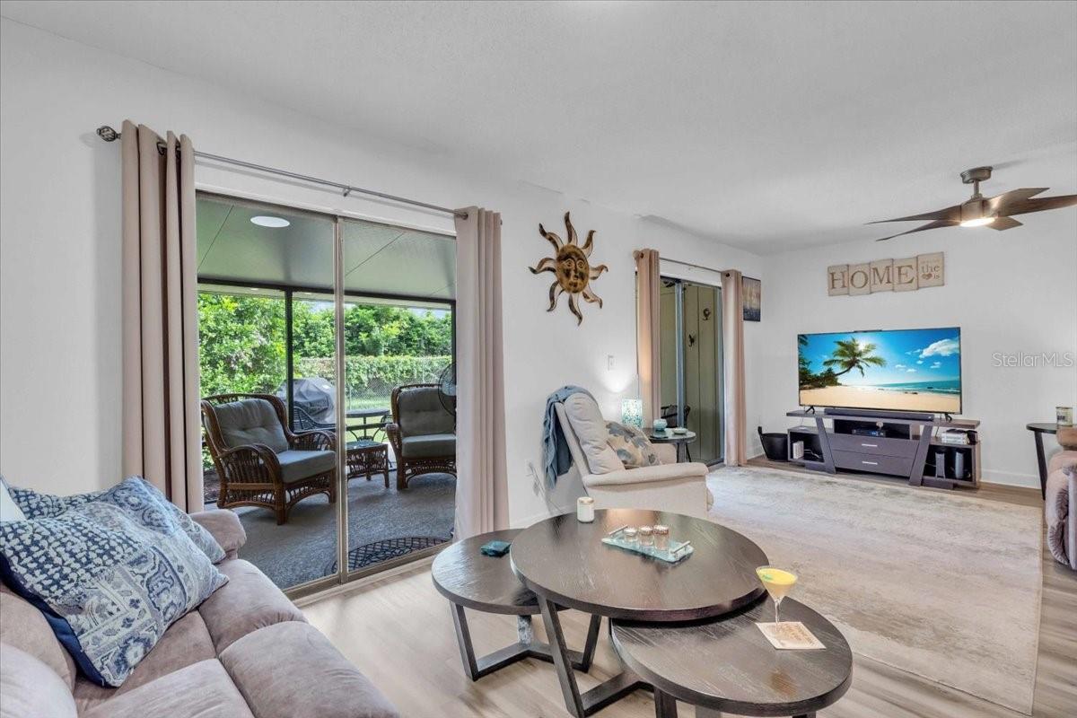 HORIZON TWNHS - Residential