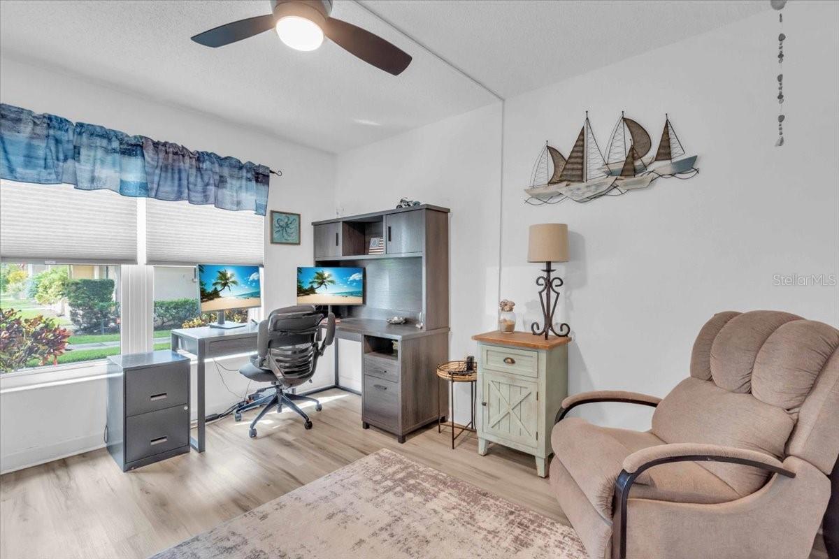 HORIZON TWNHS - Residential