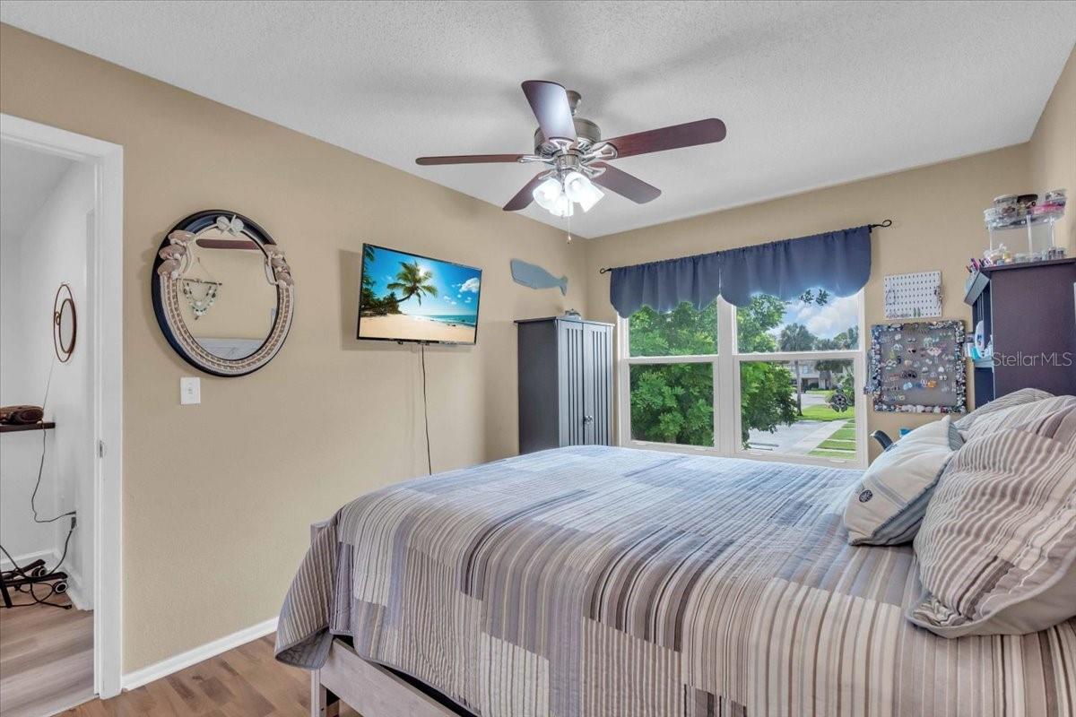 HORIZON TWNHS - Residential