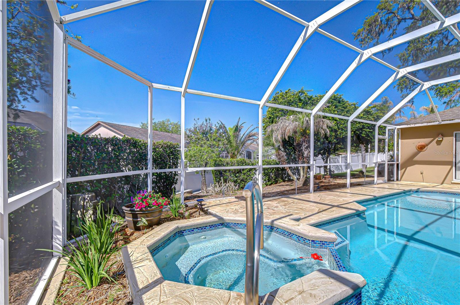 4609 COMPASS OAKS DRIVE