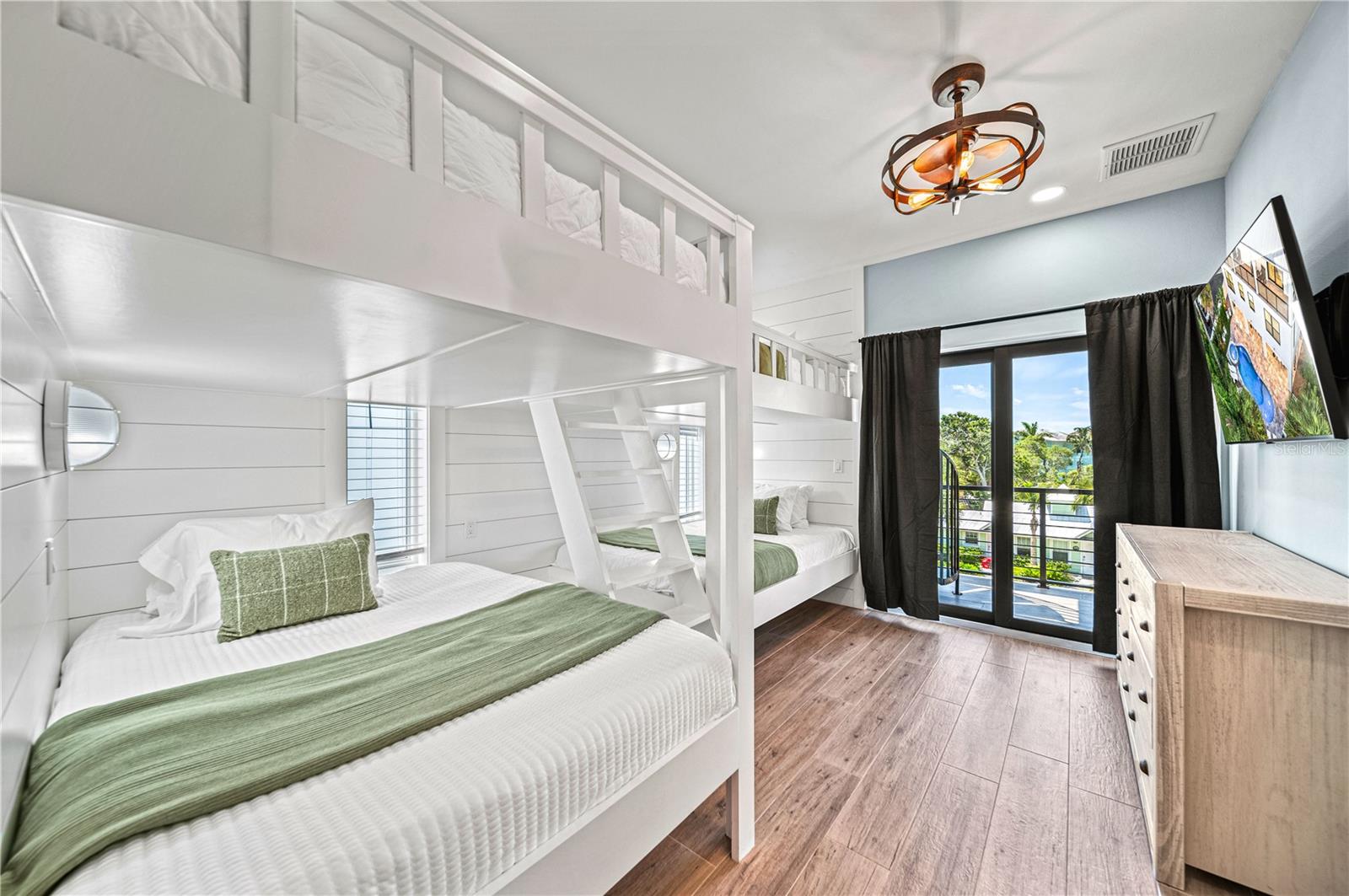 MIRA MAR BEACH - Residential