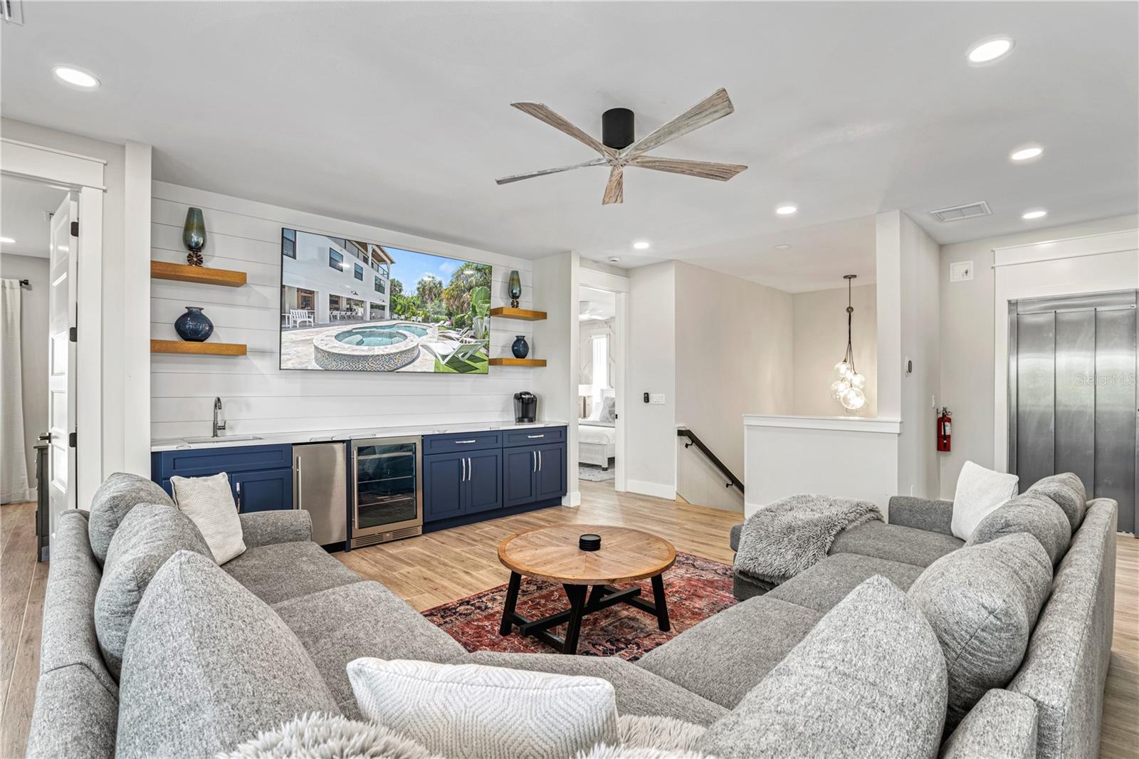 MIRA MAR BEACH - Residential