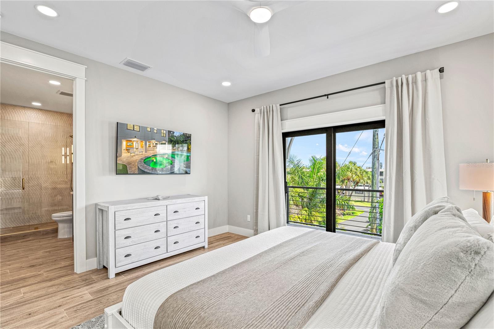 MIRA MAR BEACH - Residential