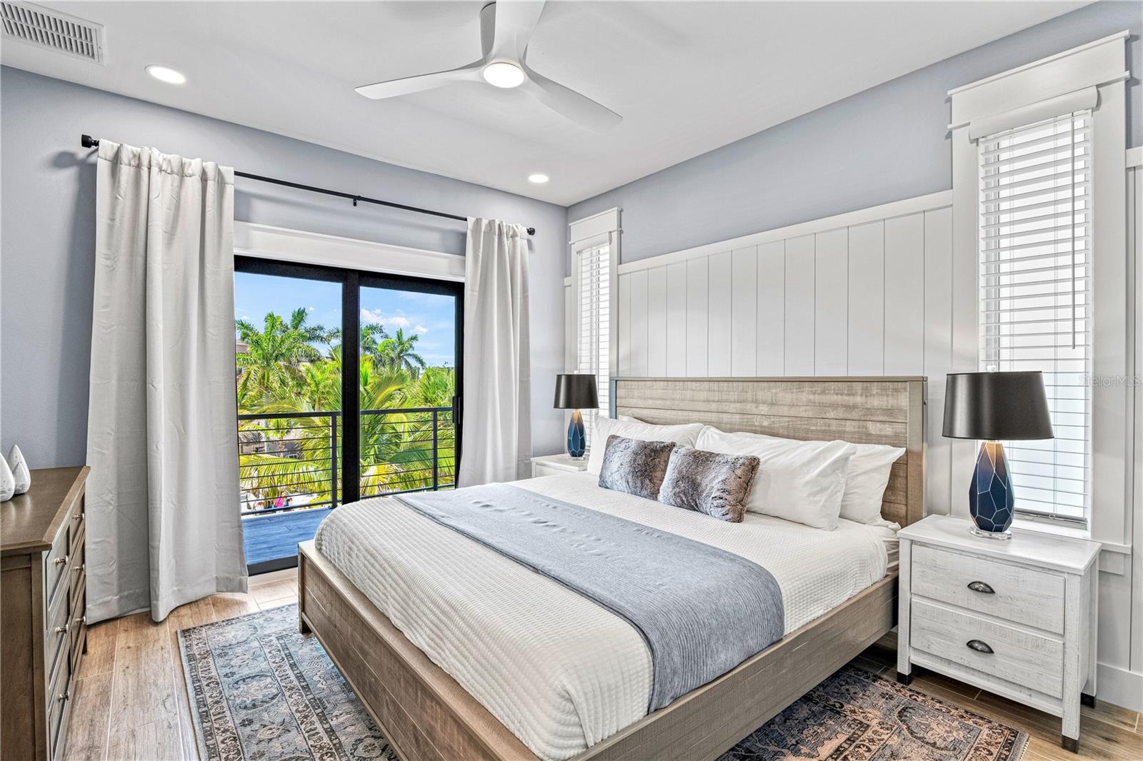 MIRA MAR BEACH - Residential