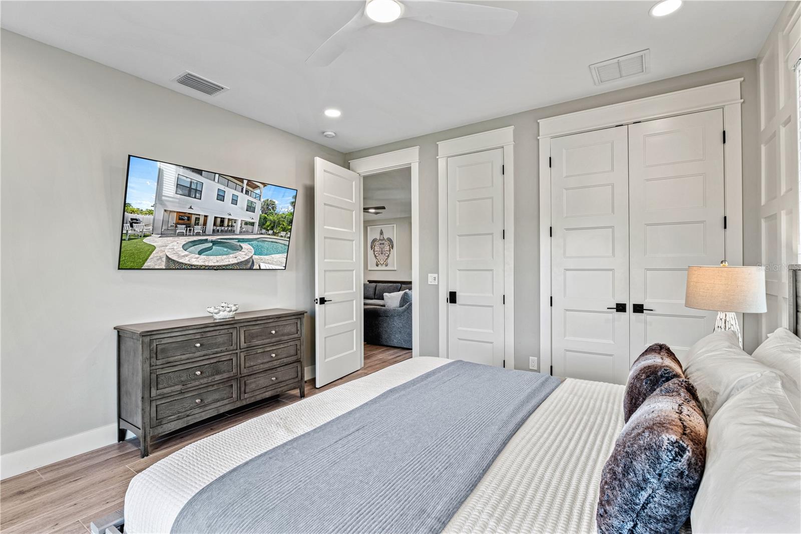 MIRA MAR BEACH - Residential