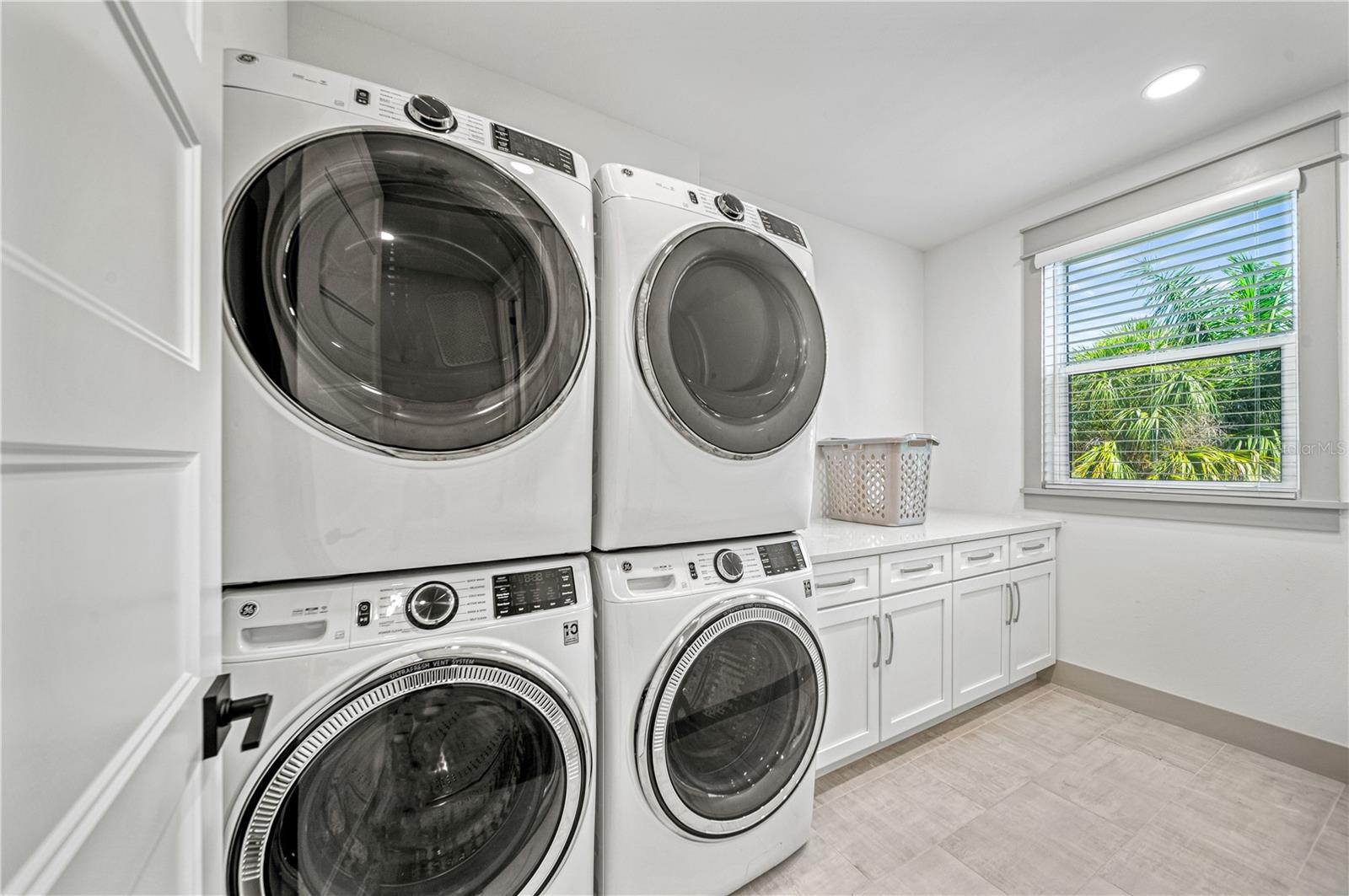 MIRA MAR BEACH - Residential