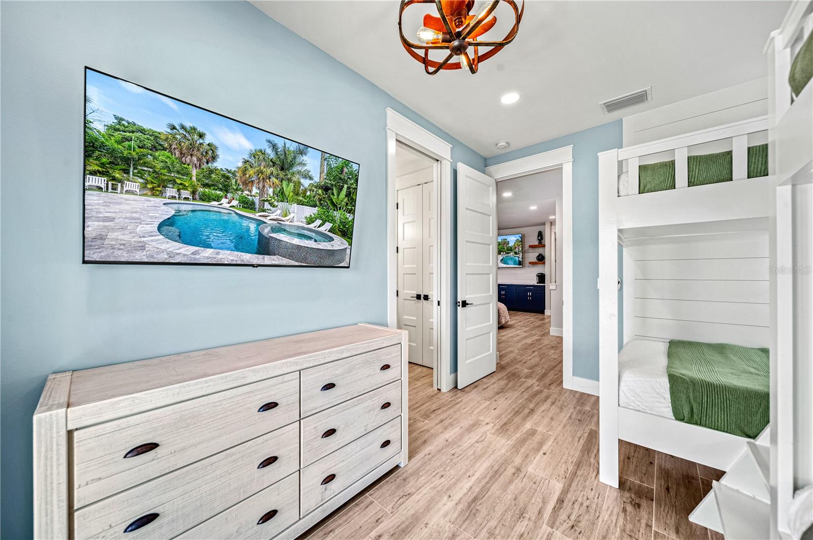 MIRA MAR BEACH - Residential